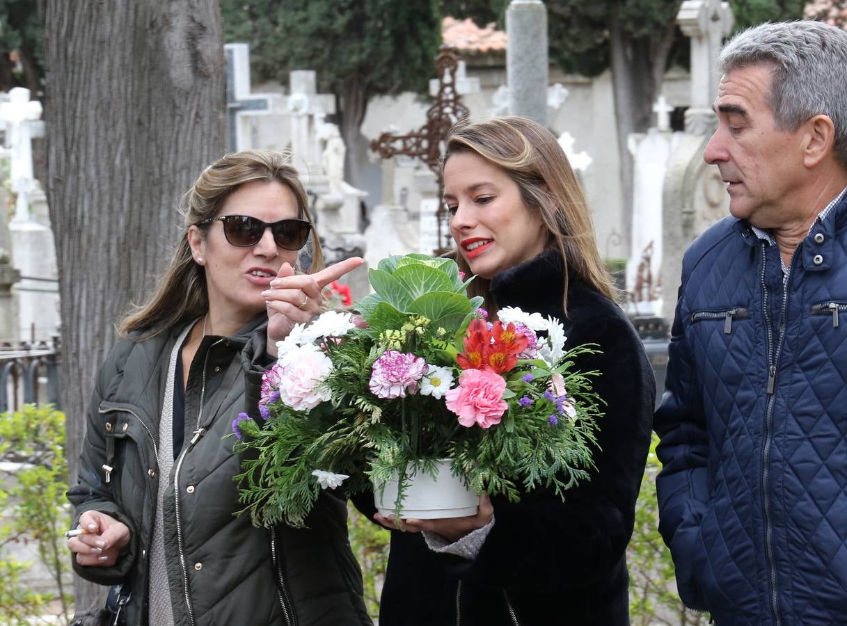 Fotos: Día de Todos los Santos en el cementerio de El Carmen de Valladolid