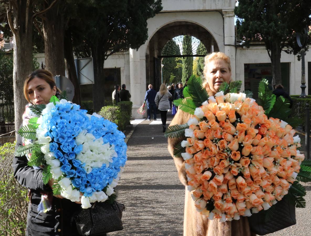 Fotos: Día de Todos los Santos en el cementerio de El Carmen de Valladolid