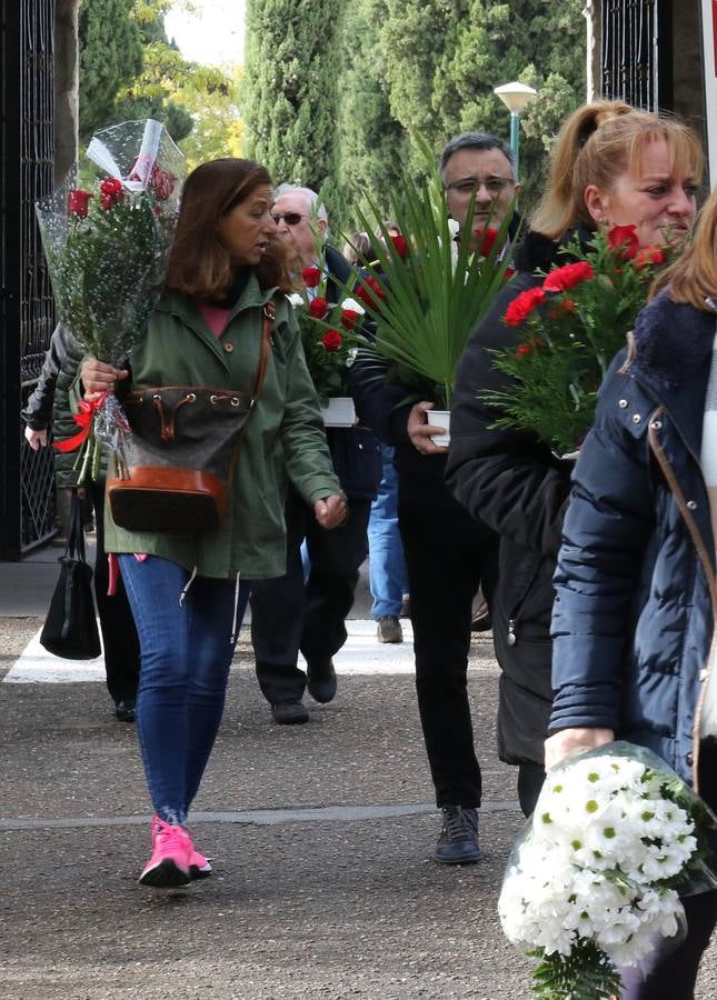 Fotos: Día de Todos los Santos en el cementerio de El Carmen de Valladolid