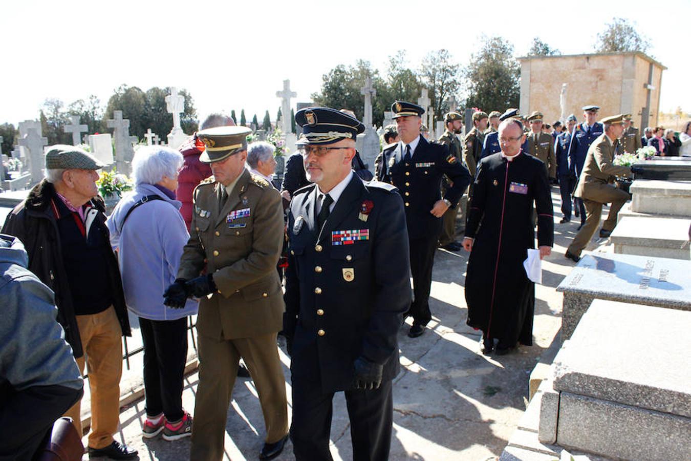 Fotos: Actos de homenaje con motivo del Día de los Caídos