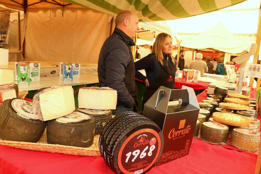 Fotos: Exitosa Feria del Queso y el Vino en Baltanás