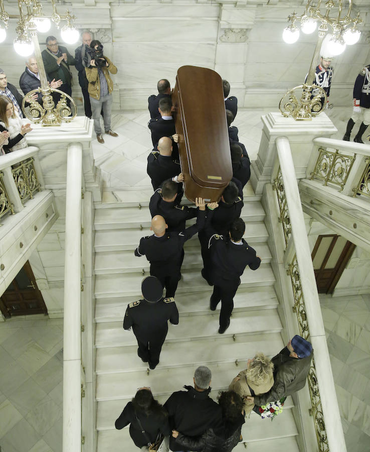 El Ayuntamiento de Valladolid acoge la capilla ardiente por el que fuera su alcalde entre 1979 y 1995