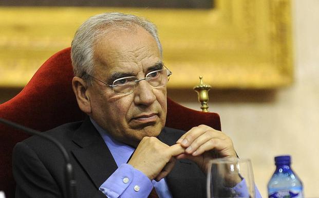 Alfonso Guerra: «Fue muy importante en la construcción del nuevo estado constitucional»