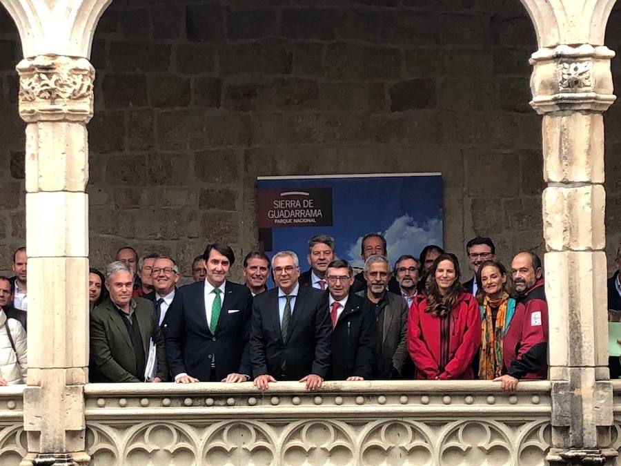 Asistentes al patronato del Parque Nacional Sierra de Guadarrama, que se ha celebrado este lunes en Manzanares el Real, Madrid. 