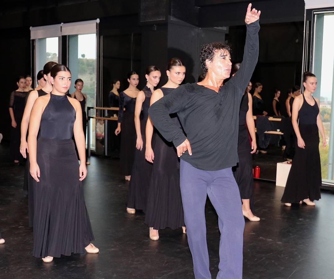 Fotos: Clase magistral con el bailarín Antonio Mázquez en la Escuela de Danza de Valladolid