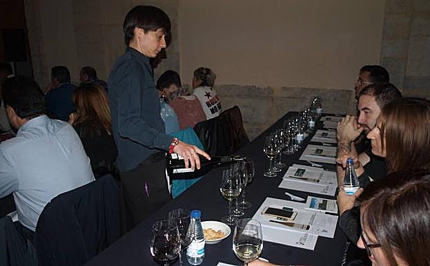 Un momento de la primera cata de la tarde. 