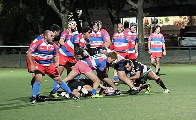 Una jugada del partido disputado por BigMat Tabanera Lobos.