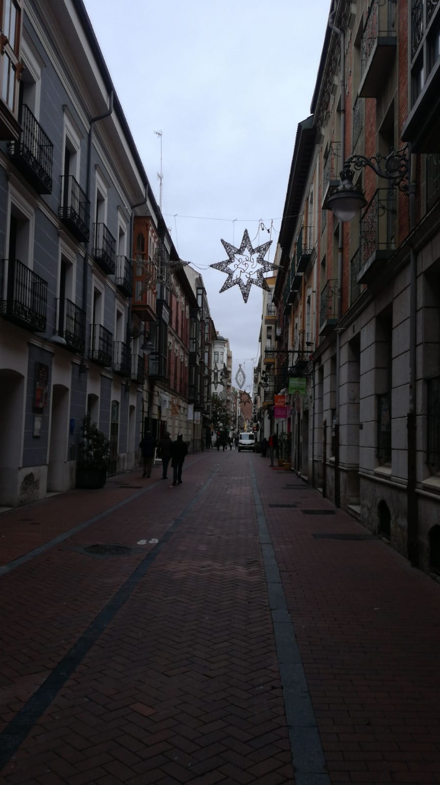 Fotos: Comienza la instalación de las luces de Navidad en Valladolid