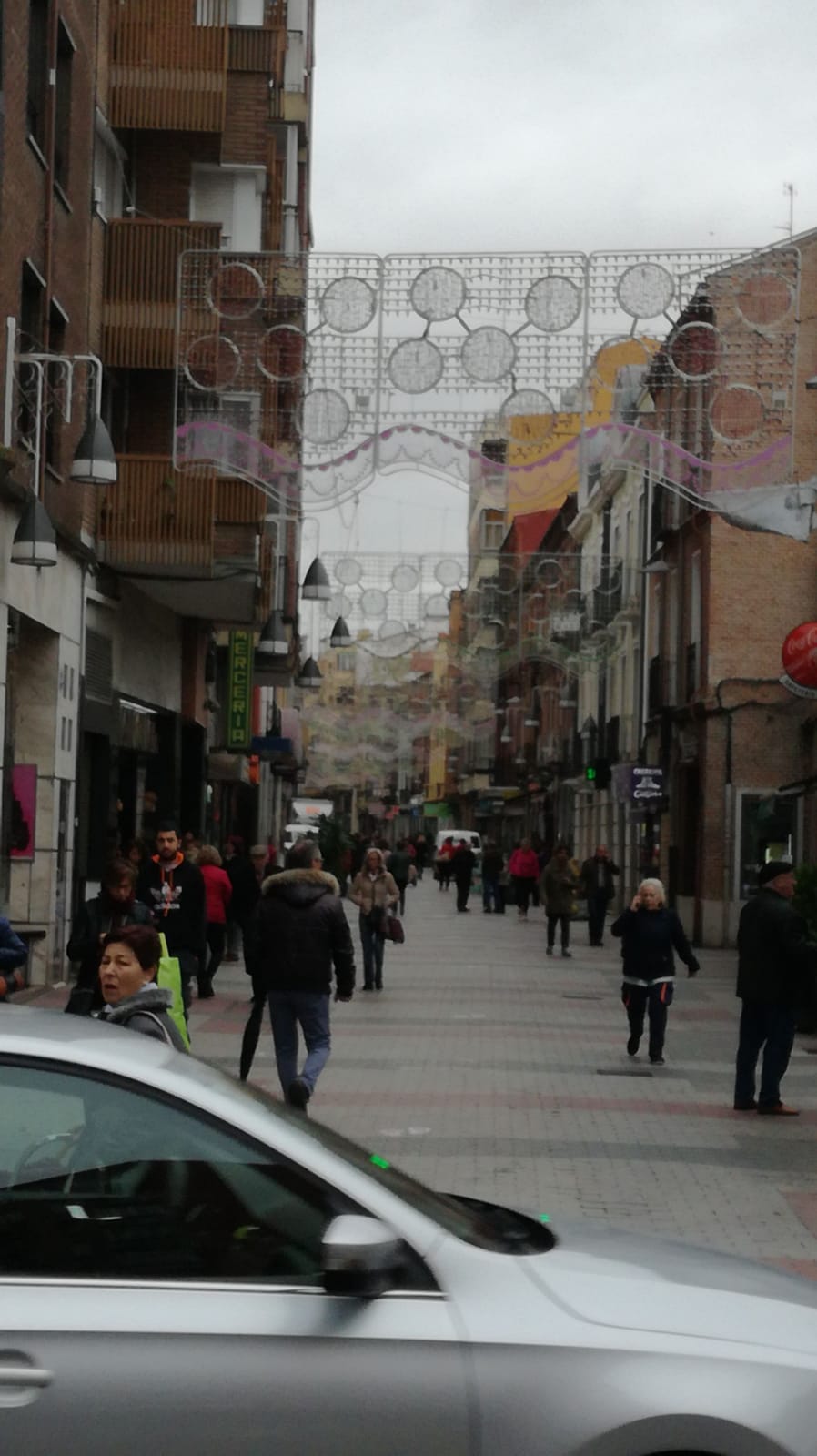 Fotos: Comienza la instalación de las luces de Navidad en Valladolid