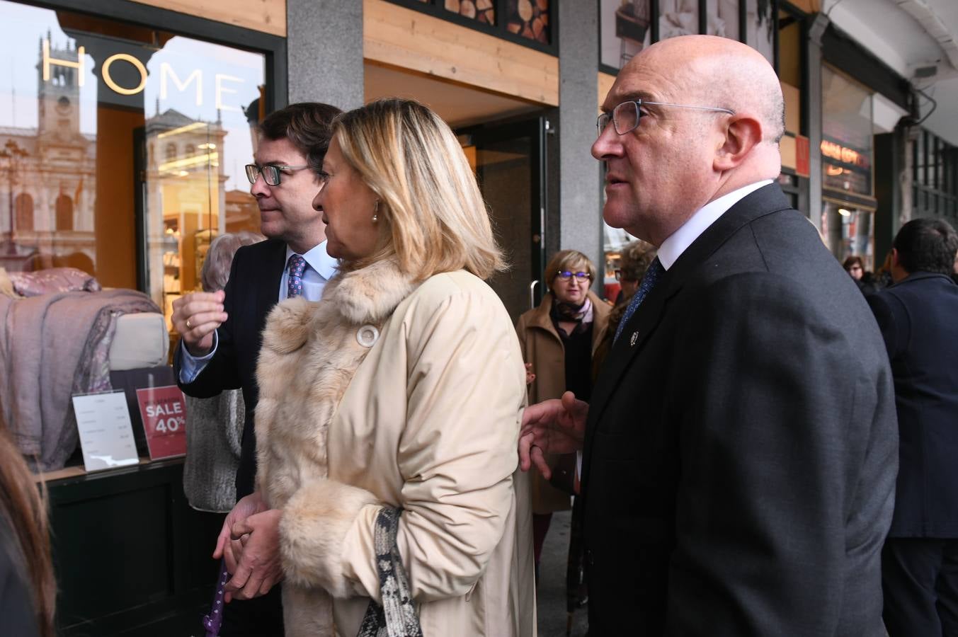 Fotos: Asistentes al acto del Día de la Provincia, en el Teatro Zorrilla de Valladolid