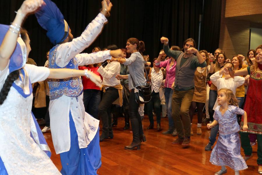 Fotos: La Casa de la India en Valladolid celebra el año nuevo hindú