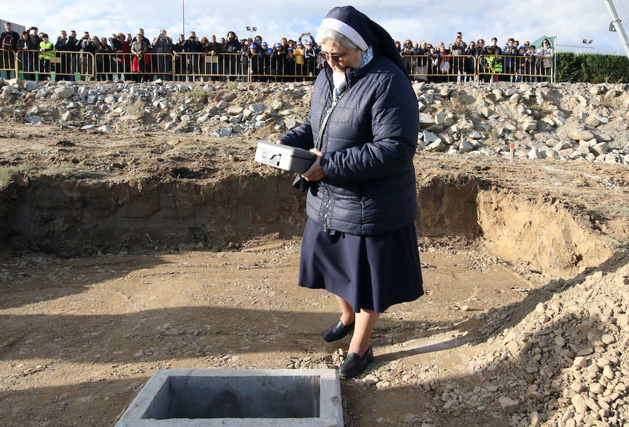 Fotos: Colocación de la primera piedra del colegio de las Madres Concepcionistas en La Lastrilla