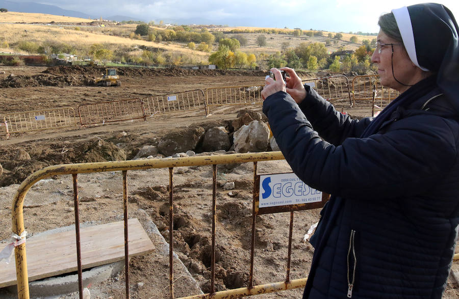 Fotos: Colocación de la primera piedra del colegio de las Madres Concepcionistas en La Lastrilla