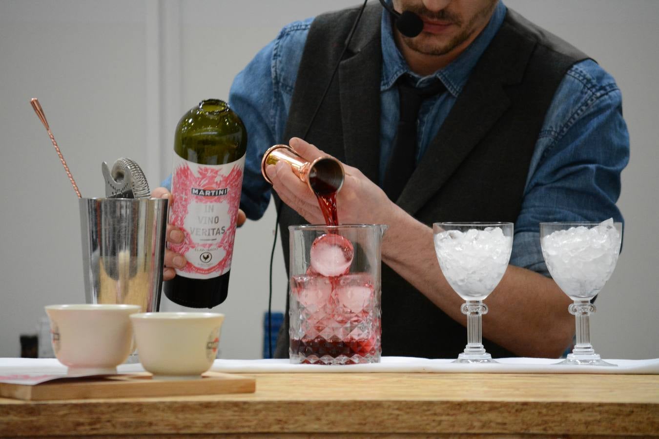 El establecimiento vallisoletano El Niño Perdido ha resultado ganador del primer premio tanto en el concurso provincial de Martinis como en el de Cócteles, mientras que Ambivium, situado en Peñafiel, se ha llevado el de mejor Combinado