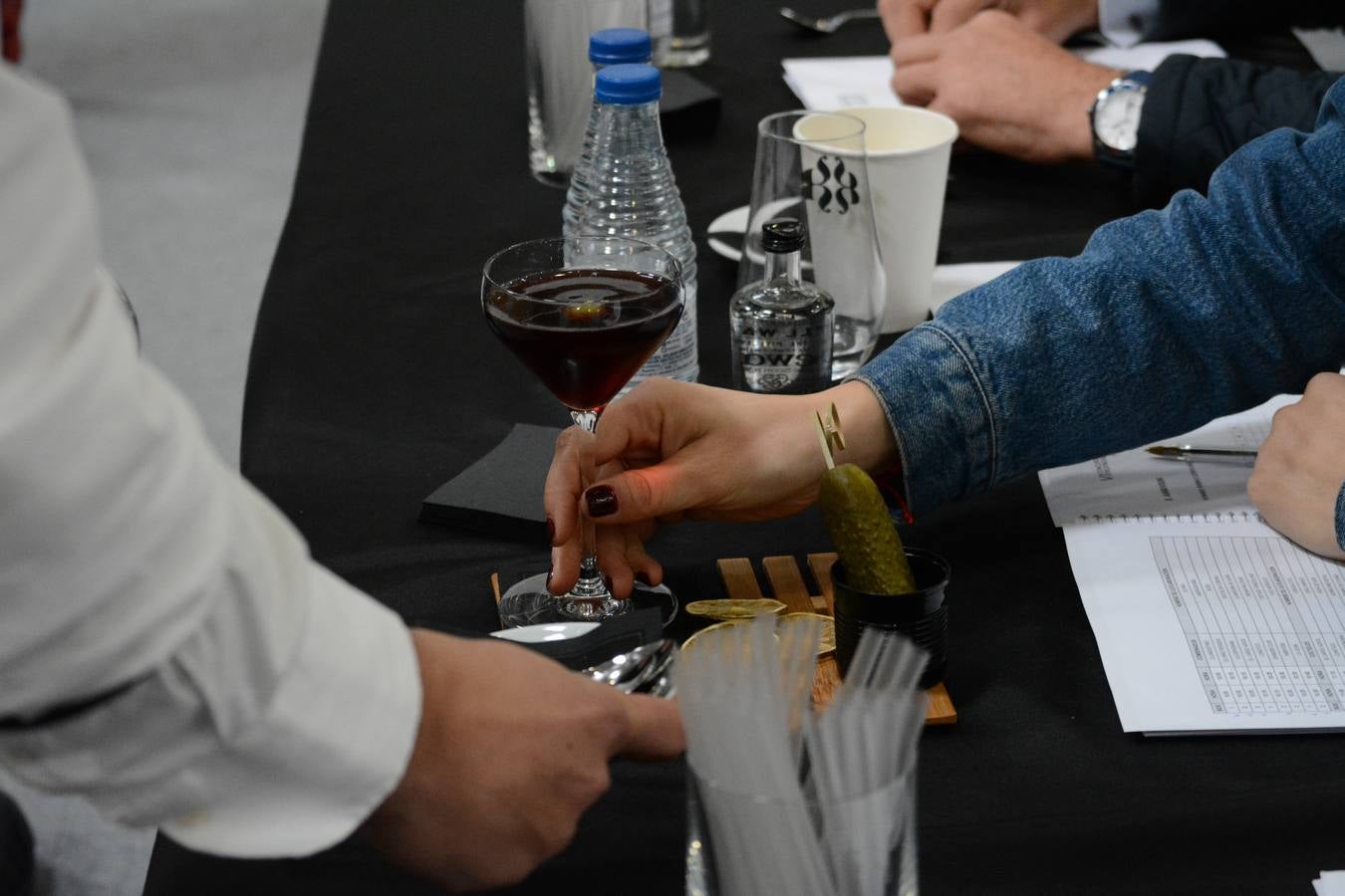 El establecimiento vallisoletano El Niño Perdido ha resultado ganador del primer premio tanto en el concurso provincial de Martinis como en el de Cócteles, mientras que Ambivium, situado en Peñafiel, se ha llevado el de mejor Combinado