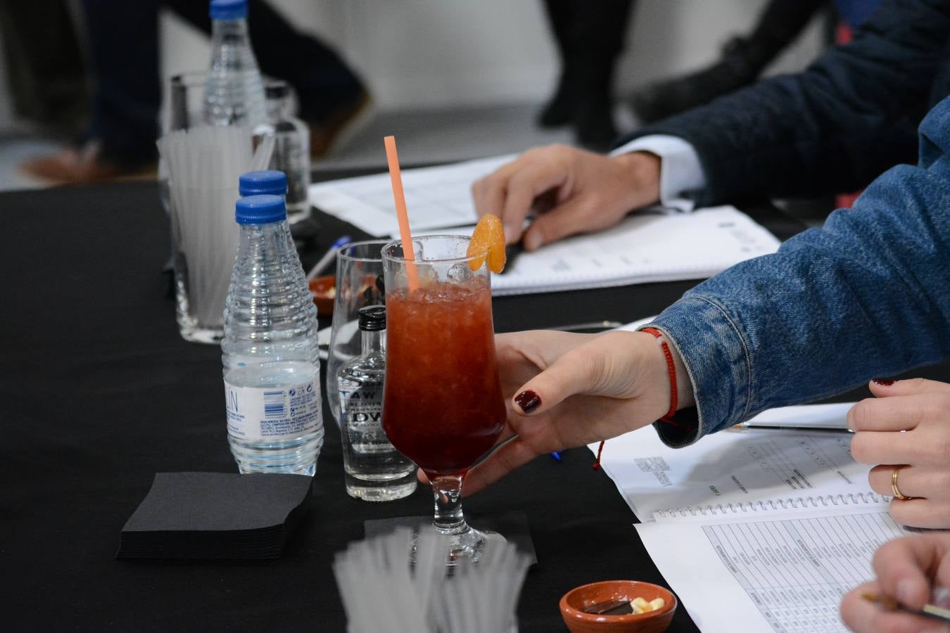 El establecimiento vallisoletano El Niño Perdido ha resultado ganador del primer premio tanto en el concurso provincial de Martinis como en el de Cócteles, mientras que Ambivium, situado en Peñafiel, se ha llevado el de mejor Combinado