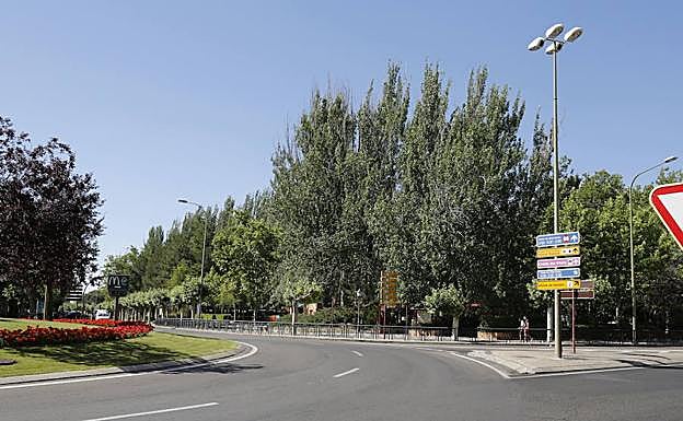 Glorieta de la plaza de León, junto a Los Jardinillos.