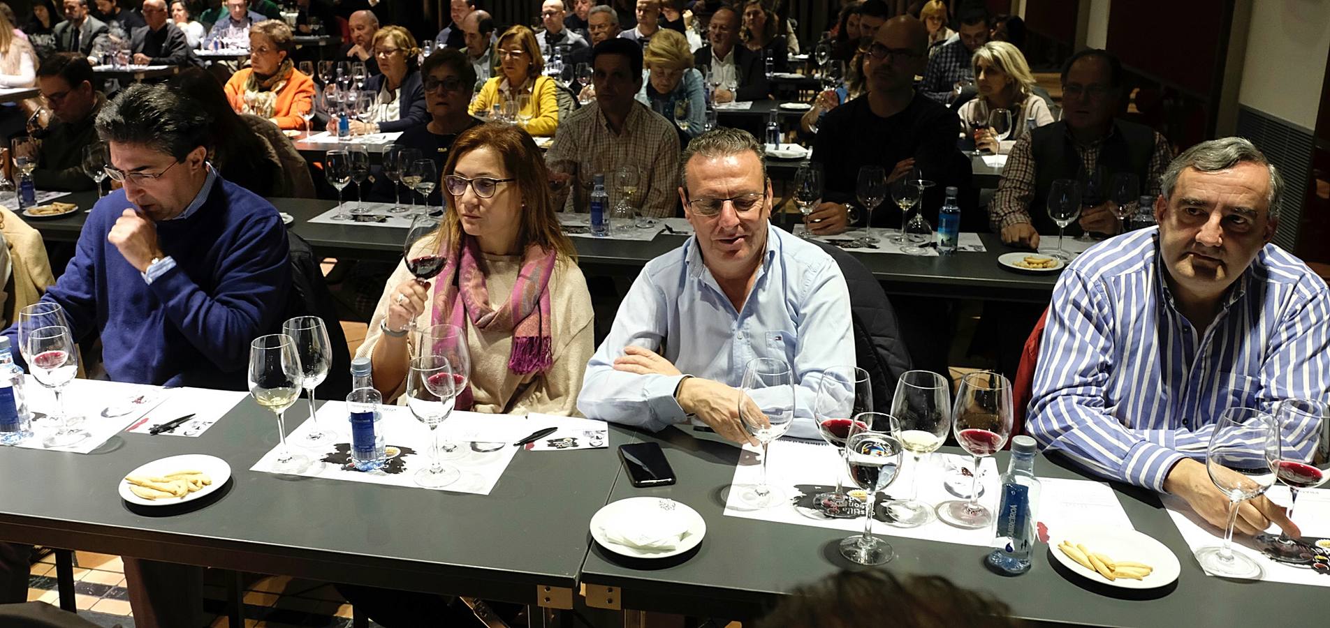 La bodega sorprende a los asistentes con una selección de sus vinos en tinaja de barro