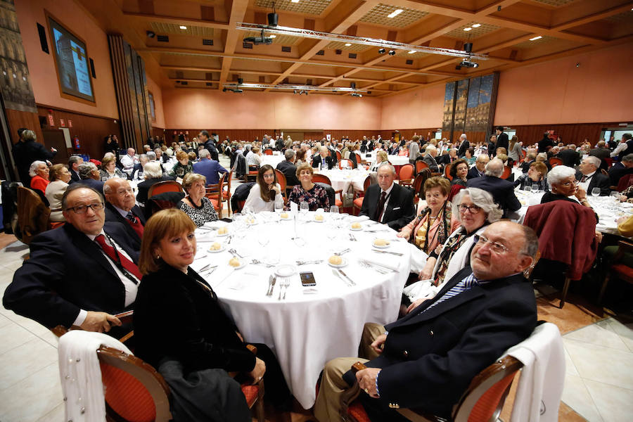 Fotos: Multitudinaria cena de cientos de capistas llegados de toda España en Salamanca