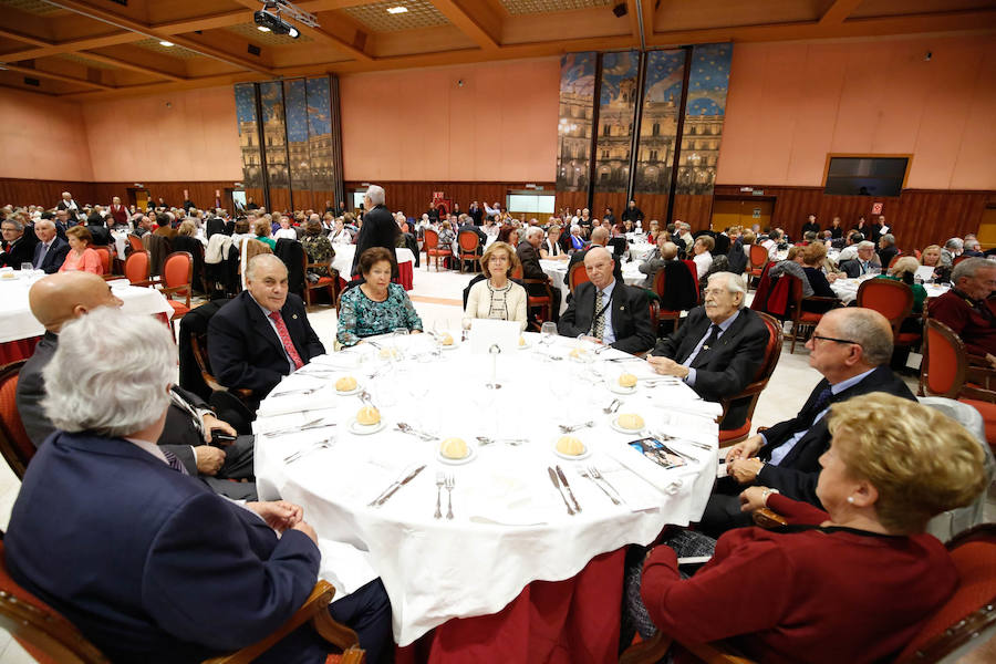 Fotos: Multitudinaria cena de cientos de capistas llegados de toda España en Salamanca