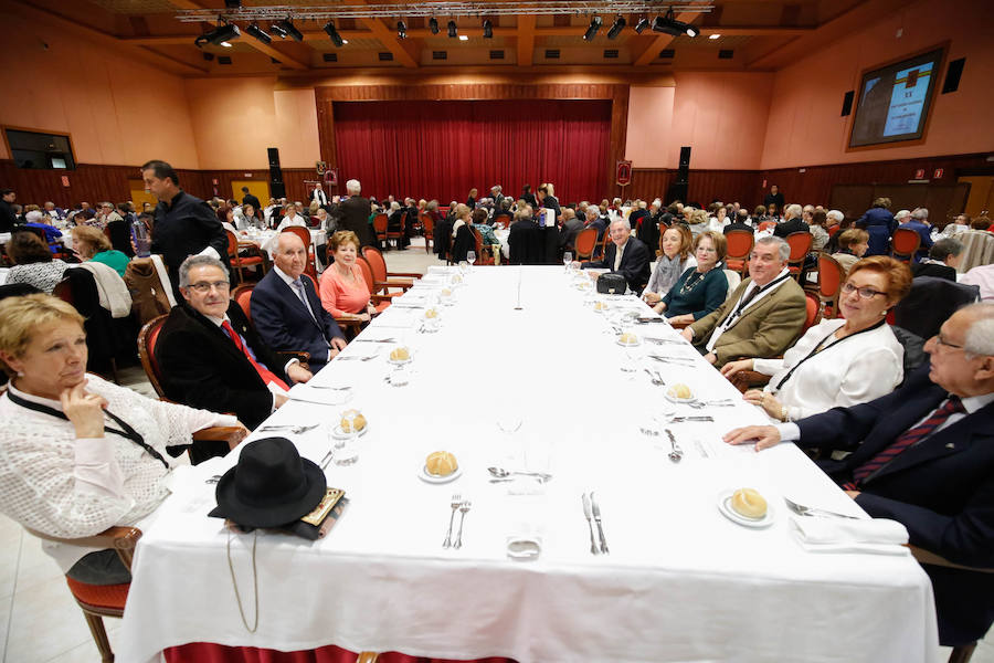 Fotos: Multitudinaria cena de cientos de capistas llegados de toda España en Salamanca