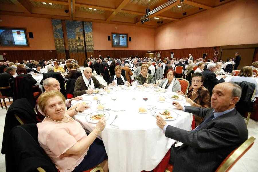Fotos: Multitudinaria cena de cientos de capistas llegados de toda España en Salamanca