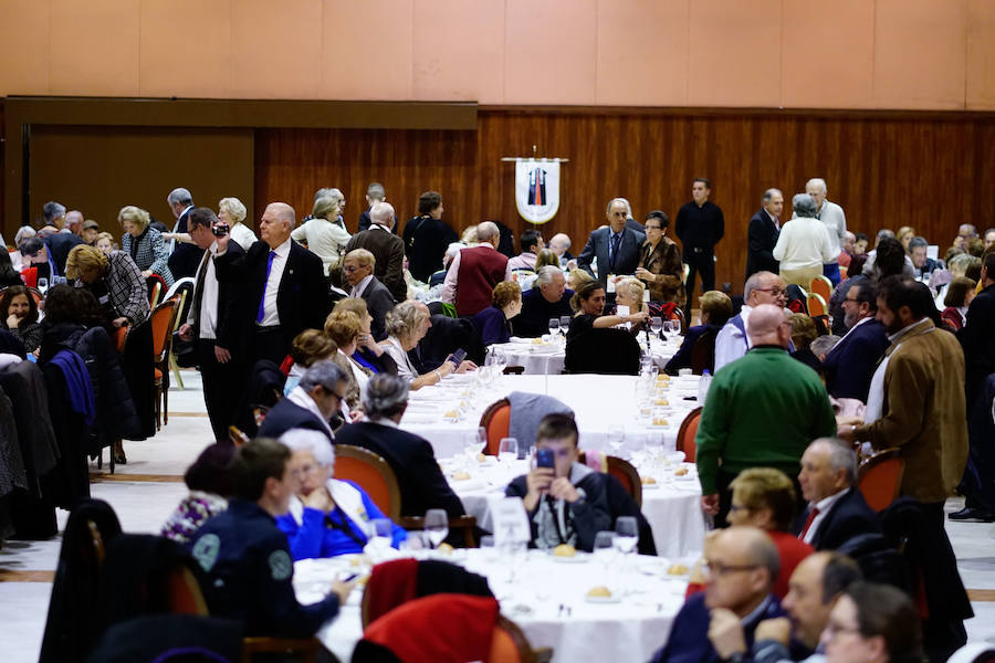 Fotos: Multitudinaria cena de cientos de capistas llegados de toda España en Salamanca