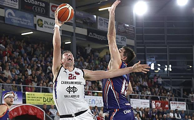 Sergio de la Fuente lanza con la oposición de Cvetinovic