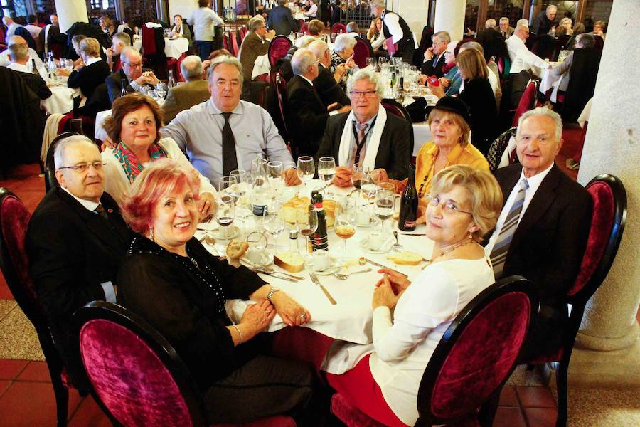 Fotos: Comida y visita de los capitas a La Alberca