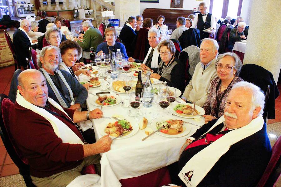 Fotos: Comida y visita de los capitas a La Alberca