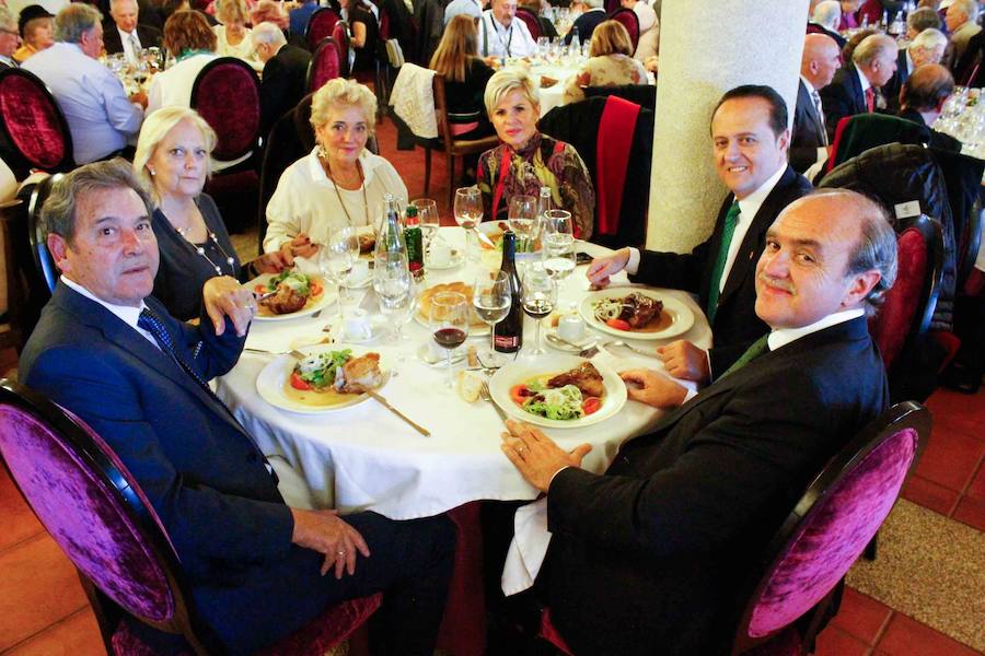 Fotos: Comida y visita de los capitas a La Alberca