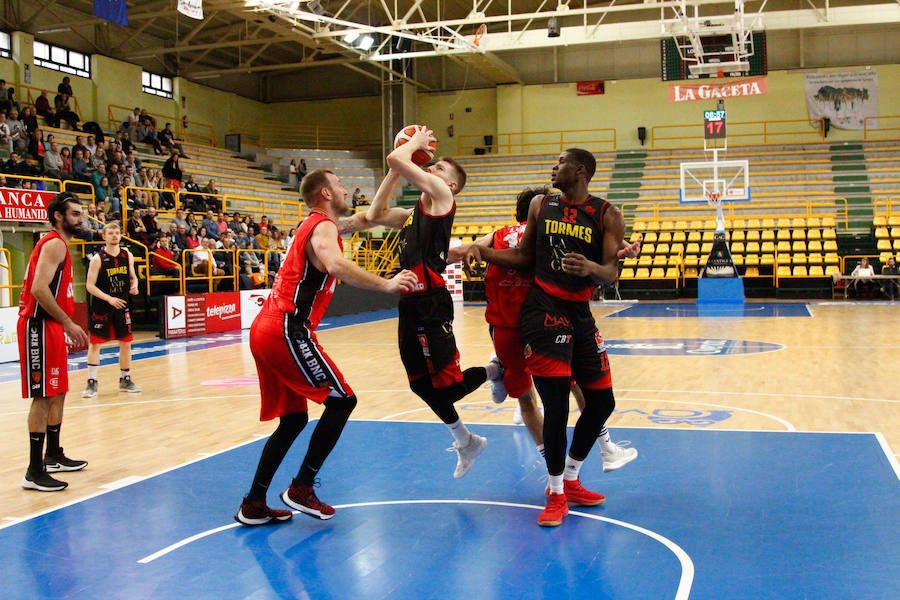 Fotos: CB Tormes-Basket Navarra