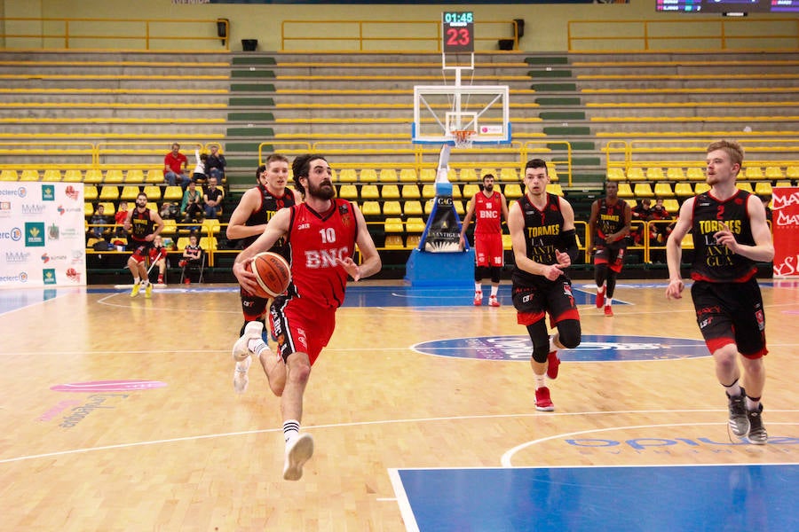 Fotos: CB Tormes-Basket Navarra