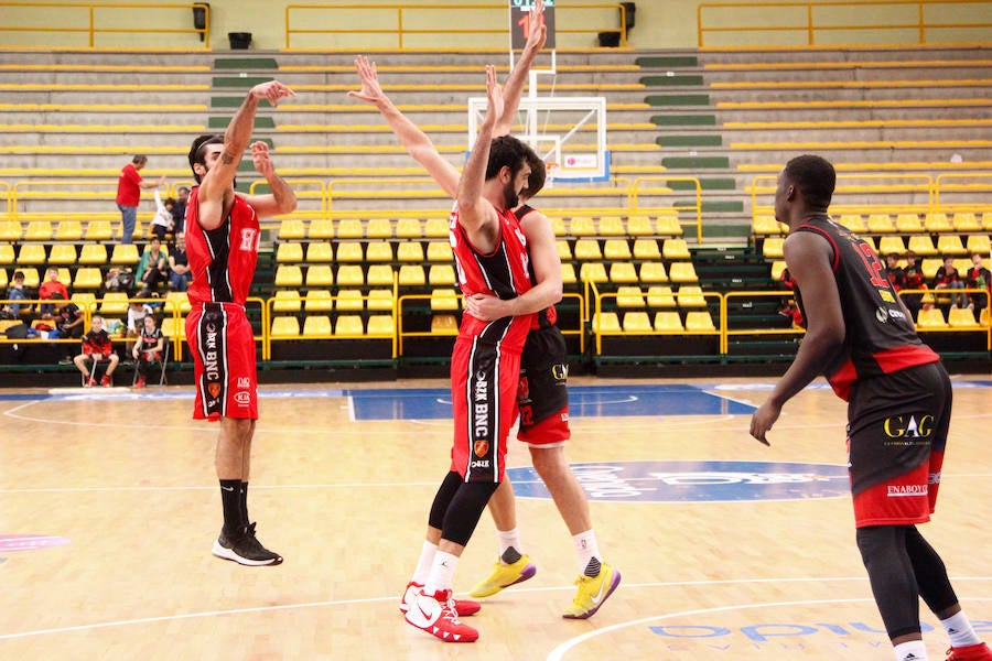 Fotos: CB Tormes-Basket Navarra