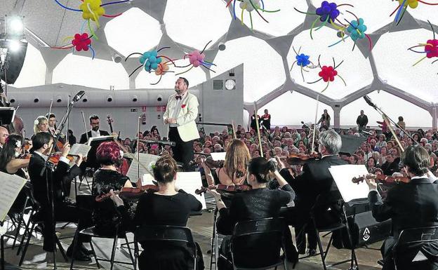 La orquesta de los Amigos de la Zarzuela de Valladolid, durante las fiestas de San Pedro Regalado del año pasado. Henar Sastre