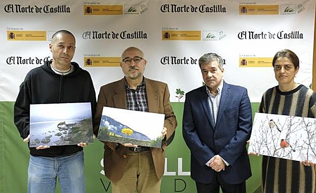 Los galardonados, Francisco José Tejedor y Miguel Peral, con Angel de las Heras, director general de El Norte de Castilla, y Laura Martín, de El Norte 
