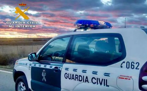 La Guardia Civil detiene a un hombre por once robos en Candeleda (Ávila).