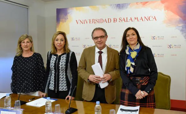 Ángeles Almeida, Susana Pérez Santos, Antonio Muro y Esther del Olmo, antes de la presentación. 