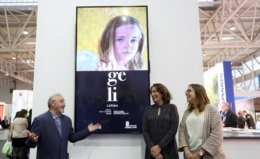 La consejera de Cultura y turismo, María Josefa García Cirac, y el secretario de La Fundación Las Edades del hombre, presentan la imagen promocional de la exposición de Lerma 2019. Junto a ellos, la alcaldesa de Lerma (Burgos), Celia Izquierdo.