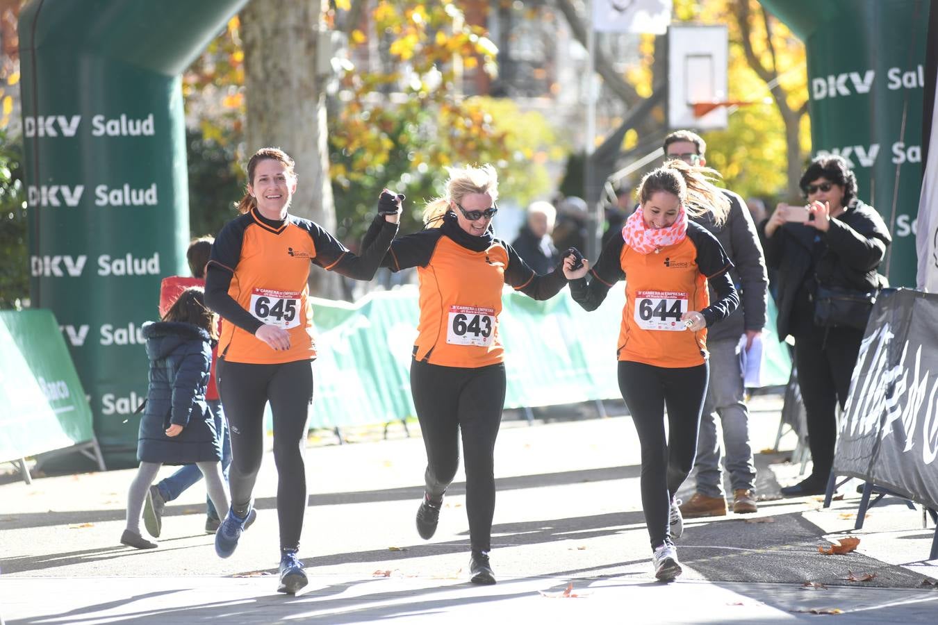 Fotos: III Carrera de Empresas de El Norte de Castilla (2/2)