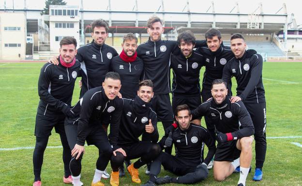 Once jugadores de Unionistas posan antes de su último entrenamiento en LasPistas.