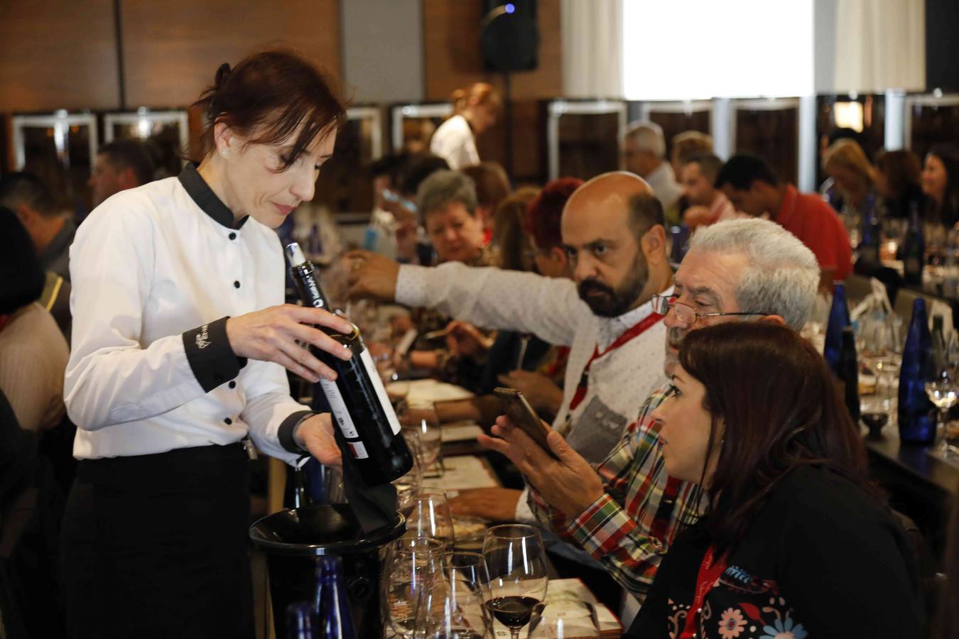 300 profesionales del sector del vino van a tener la oportunidad de probar en exclusividad 43 vinos de la Ribera del Duero que en breve saldrán al mercado