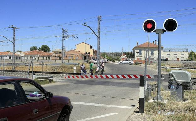 Adif licita las obras para la supresión de dos pasos a nivel situados en Gomecello