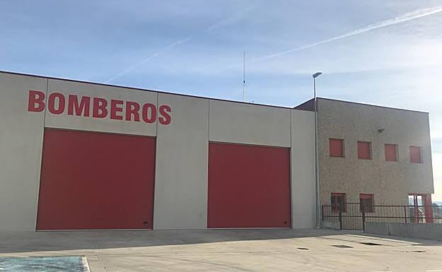 Fachada principal del parque de bomberos de Ciudad Rodrigo.