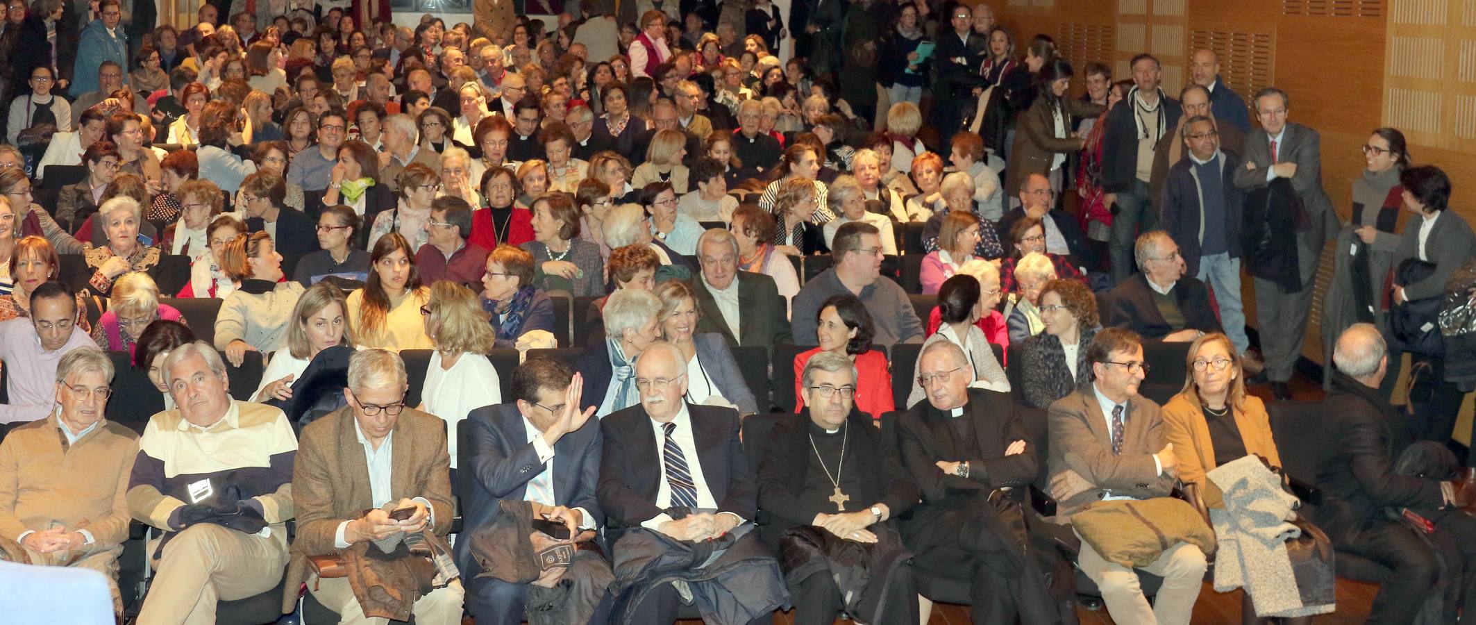 Mariano Fazio presenta 'El último romántico' en la sala Miguel Delibes del Teatro Calderón con un lleno absoluto de público