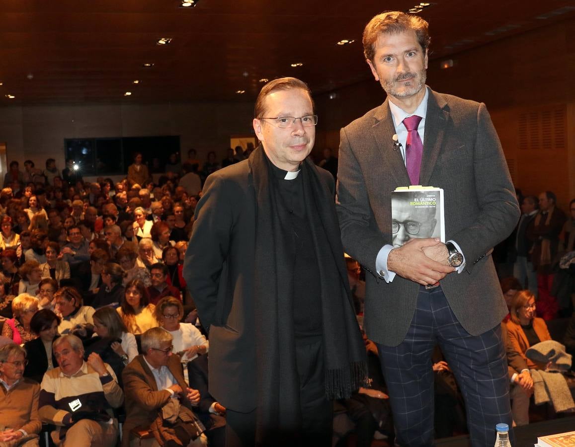 Mariano Fazio presenta 'El último romántico' en la sala Miguel Delibes del Teatro Calderón con un lleno absoluto de público