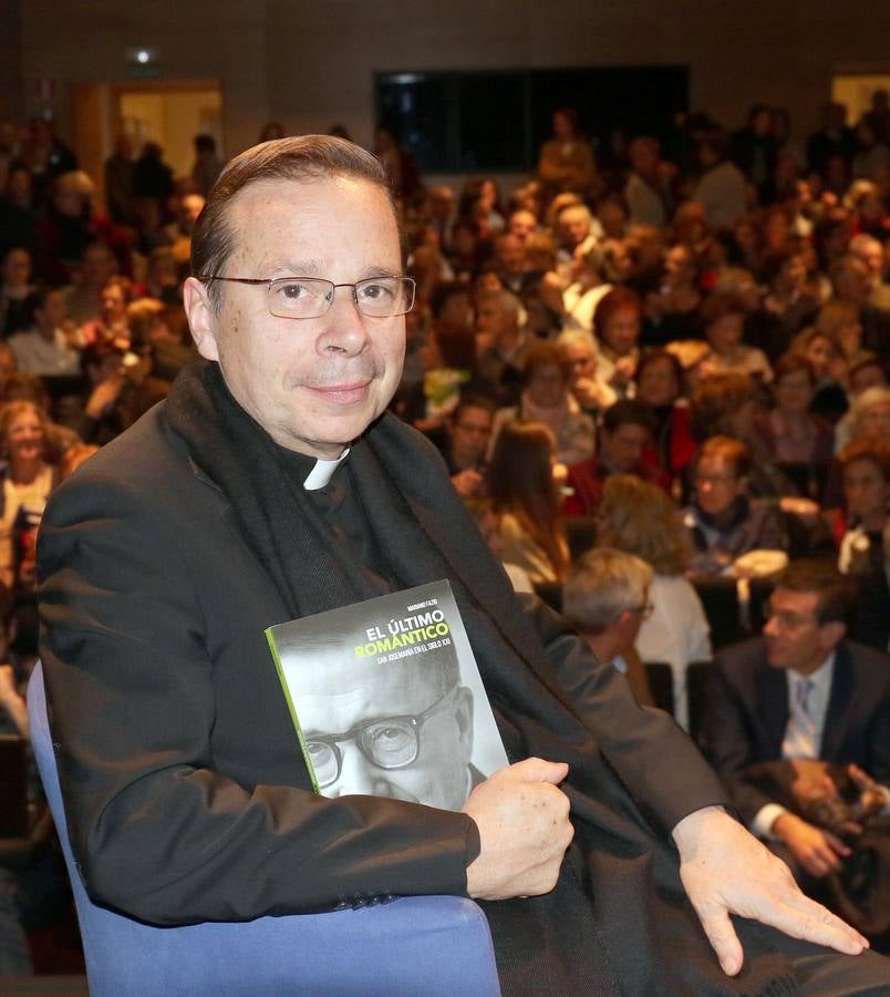 Mariano Fazio presenta 'El último romántico' en la sala Miguel Delibes del Teatro Calderón con un lleno absoluto de público