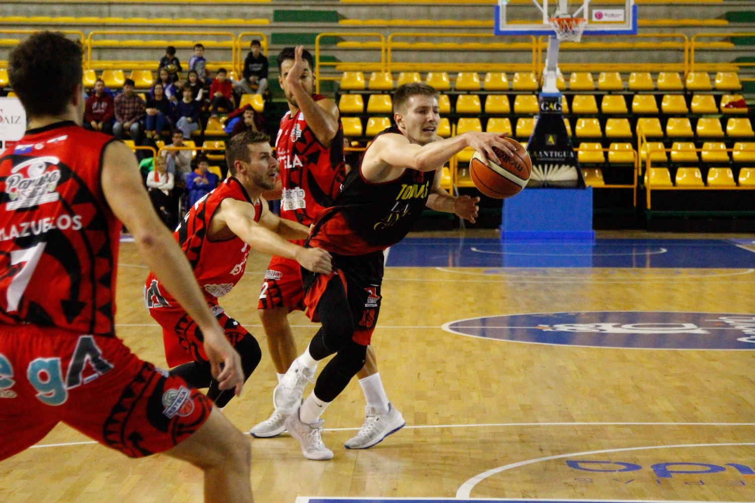 Fotos: Todas las fotos del CB Tormes - Cantabria Estela