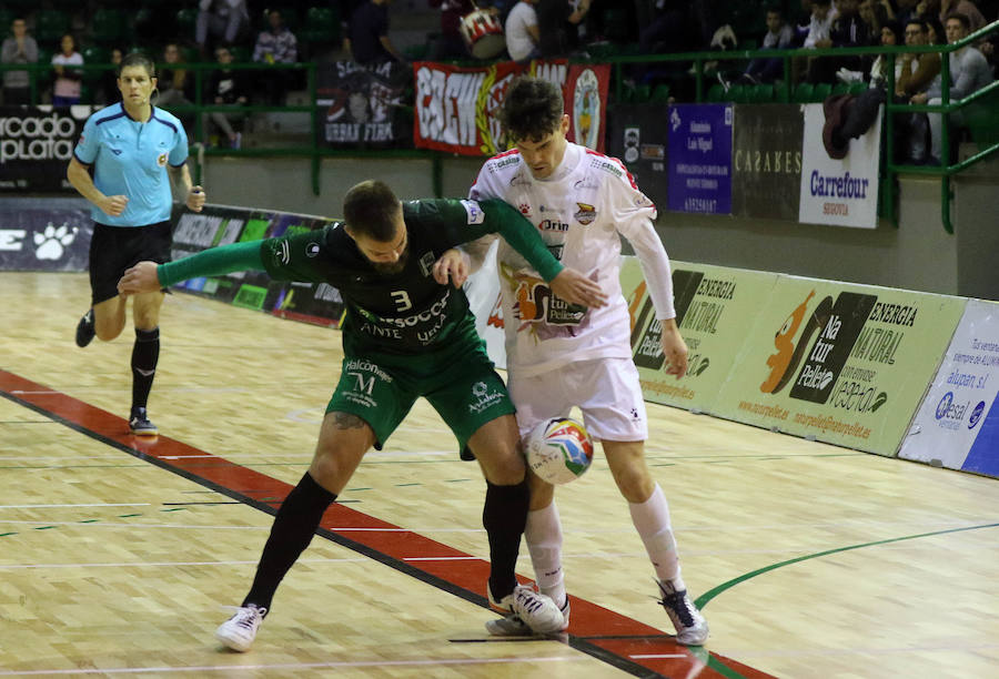 Fotos: Empate entre Naturpellet Segovia y Antequera (2-2)