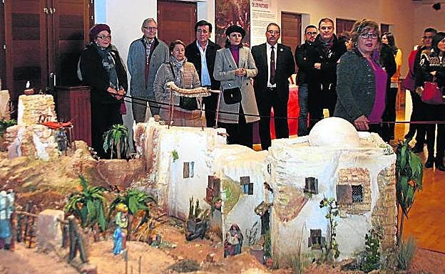 Acto de inauguración de la ruta, en uno de los belenes. 